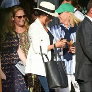 Cuyana Classic Structured Leather Tote in Black Pebbled Leather